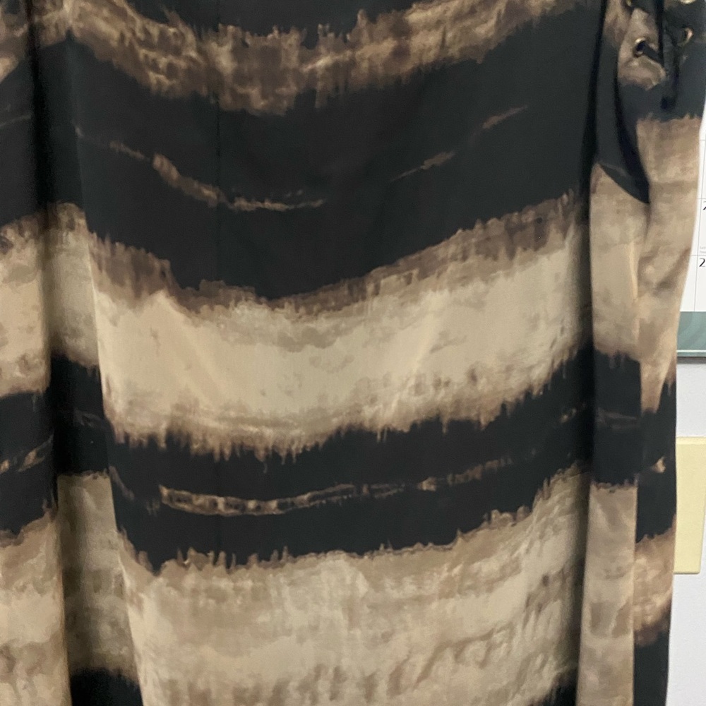 Dress - Picture 2 of 4